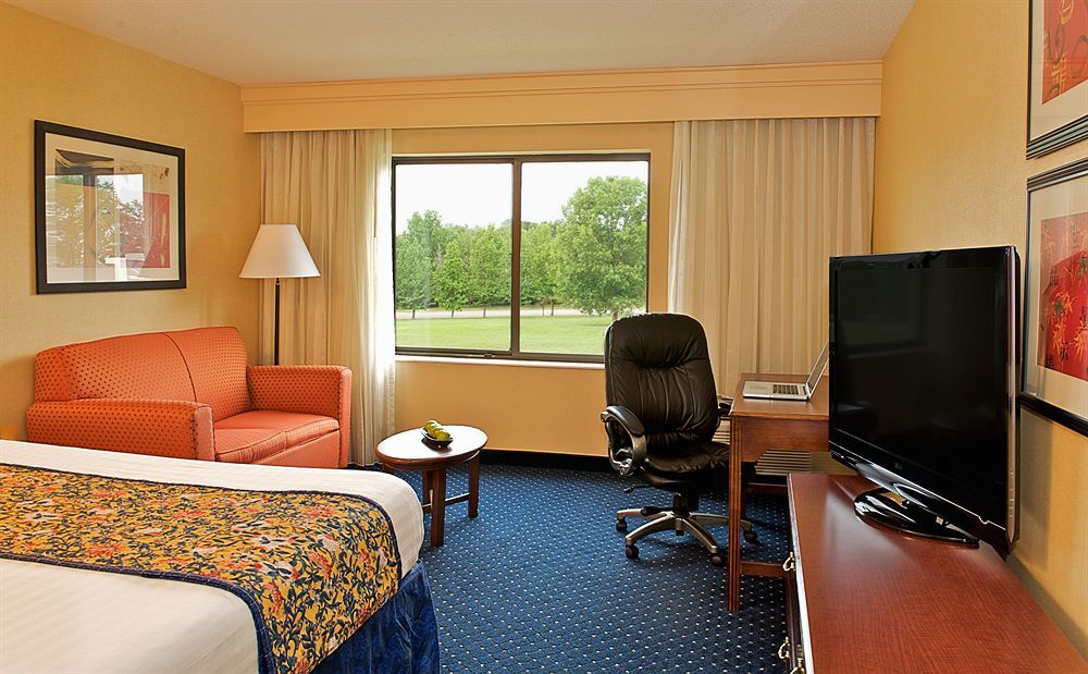 Country Inn & Suites By Radisson, Columbus-Edinburgh Екстер'єр фото