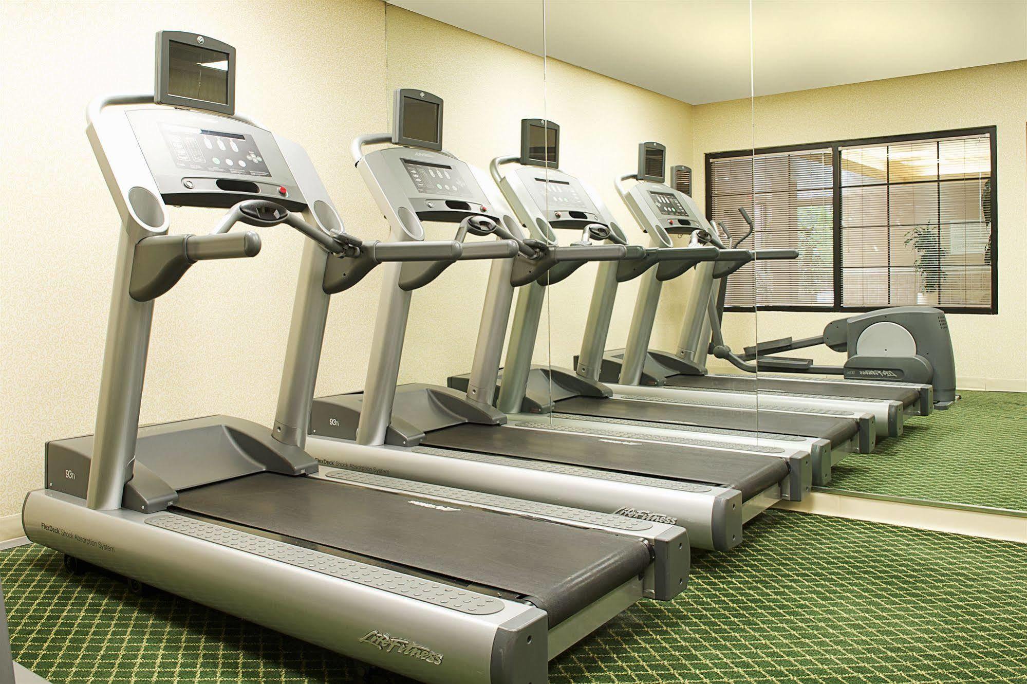 Country Inn & Suites By Radisson, Columbus-Edinburgh Екстер'єр фото
